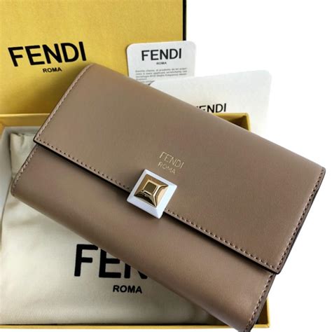 fendi 折りたたみ 財布|Fendi.